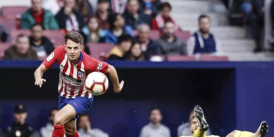 Steht wohl vor einem Wechsel zu Bayer Leverkusen: Santiago Arias (l). Foto: Enrique de la Fuente/gtres/dpa