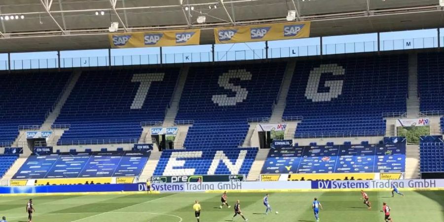Beim Bundesliga-Start werden wieder eine begrenzte Anzahl von Zuschauer in die Stadien können. Foto: Patrick Reichardt/dpa-Pool/dpa