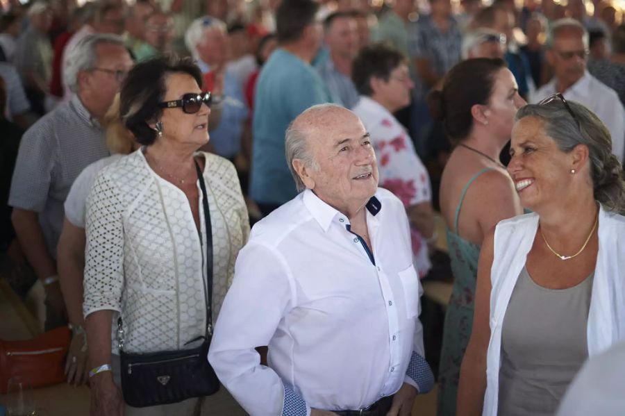 Er wurde Nachfolger seines Walliser Berufs-Kollegen Joseph Blatter.