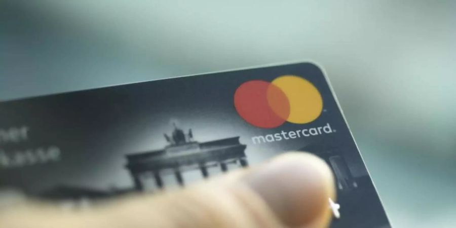 Ein Leck beim Mastercard-Bonusprogramm hat dafür gesorgt, dass Kundendaten im Internet auftauchten. Kriminelle könnten die Informationen nun missbrauchen. Foto: Fabian Sommer