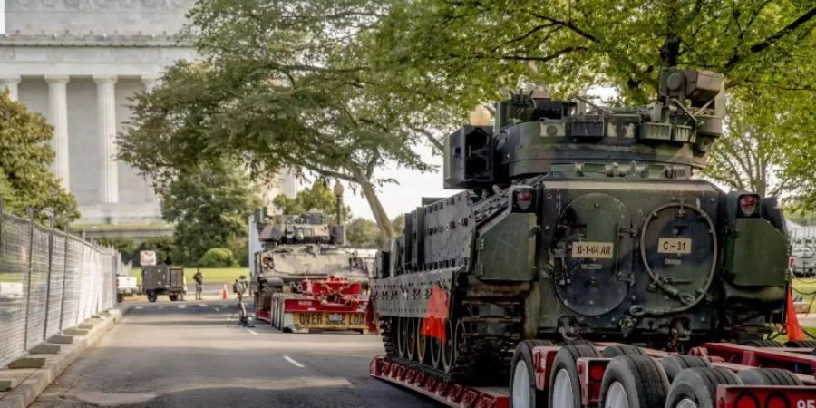 US-Präsident Trump lässt bei den Feiern zum amerikanischen Unabhängigkeitstag in Washington Panzer auffahren. Foto: Andrew Harnik/AP