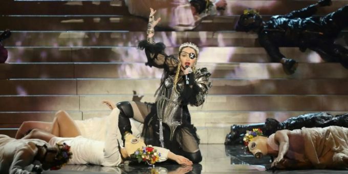 Pop-Diva Madonna. So agil kennen sie die Fans eigentlich auf der grossen Bühne. Madonna