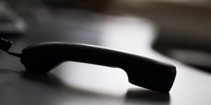 Falsche Polizisten haben eine Menge Geld erbeutet. Betrug am Telefon