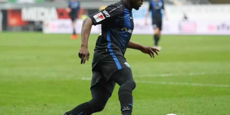 Paderborns Bernard Tekpetey kehrt zum FC Schalke 04 zurück - und wird wohl direkt weitertransferiert. Foto: Friso Gentsch/dpa/Archiv