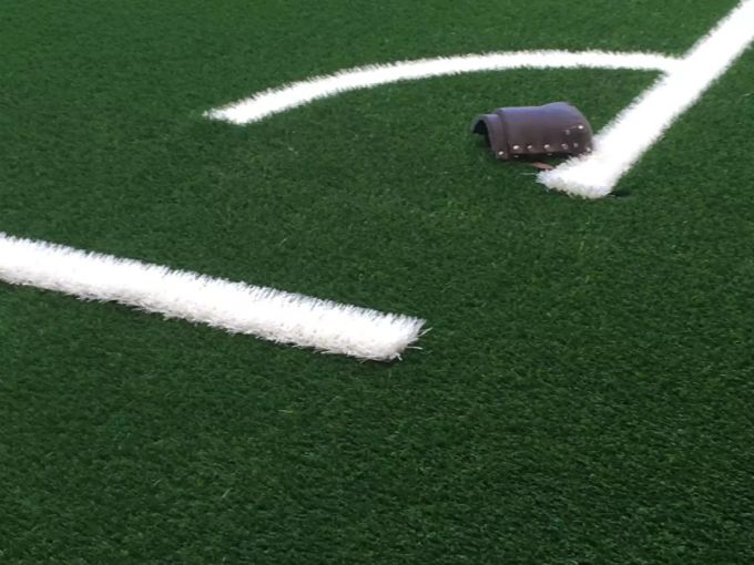 Der neue Kunstrasen von YB im Stade de Suisse Wankdorf ist erstaunlich grün. YB