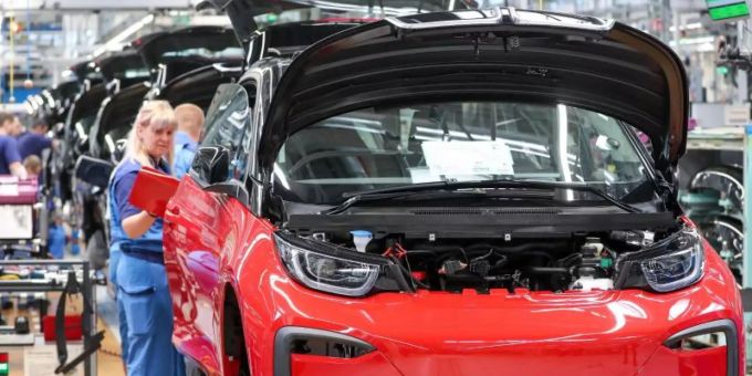 Trotz Öko-Boom - Neue CO2-Ziele sind für Autobranche kaum erreichbar