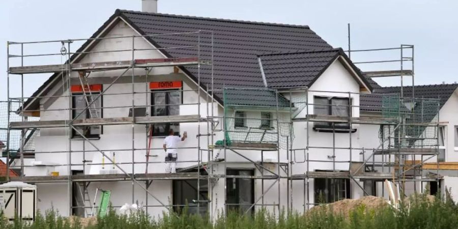 Anders als oft kritisiert, erreicht das Baukindergeld tatsächlich viele Familien mit geringen Einkommen und kleinen Kindern. Fotol: Bernd Wüstneck Foto: Bernd Wüstneck