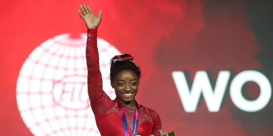 Simone Biles mit  Goldmedaille in Katar 2018