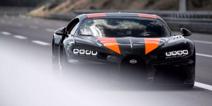 Der Bugatti Chiron erreichte eine Höchstgeschwindigkeit von 490,484 km/h. Bugatti Chiron