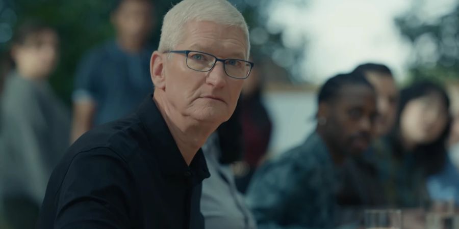 Apple Tim Cook USB-C