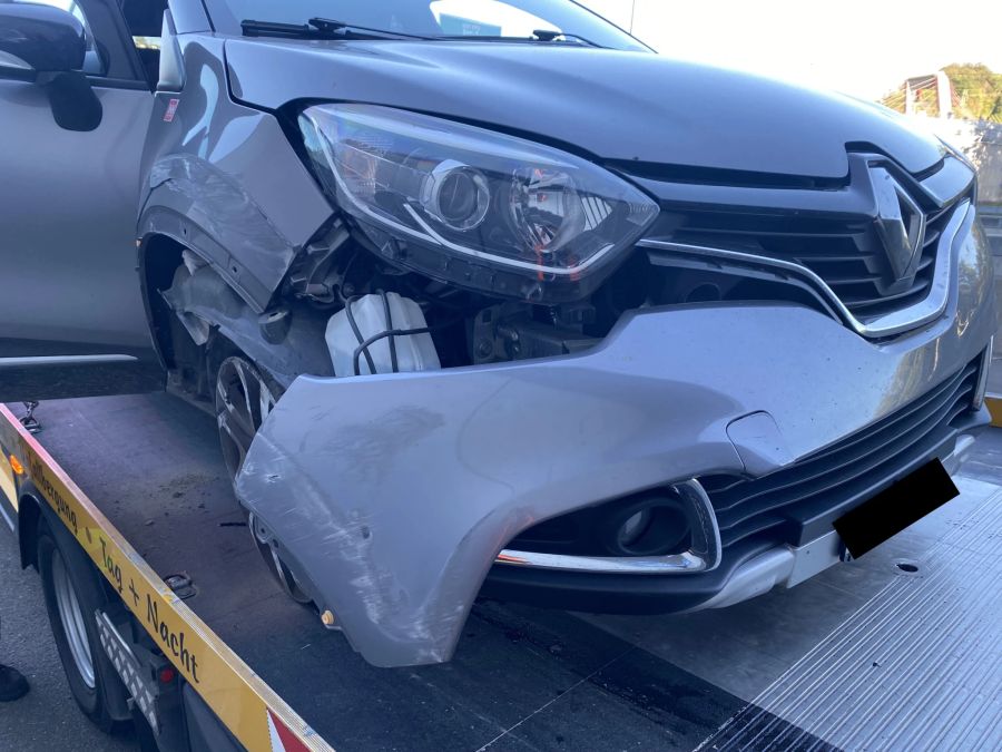 Die Autofahrerin wurde unbestimmt verletzt.