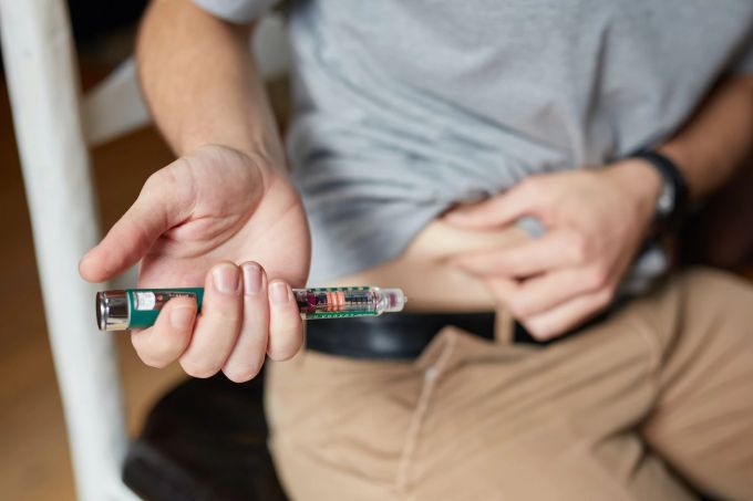Durch die Designerzellen könnte Diabetikern in Zukunft die Spritze erspart bleiben: Auch «We will rock you» von Queen könnte hilfreich sein. queen diabetiker insulin