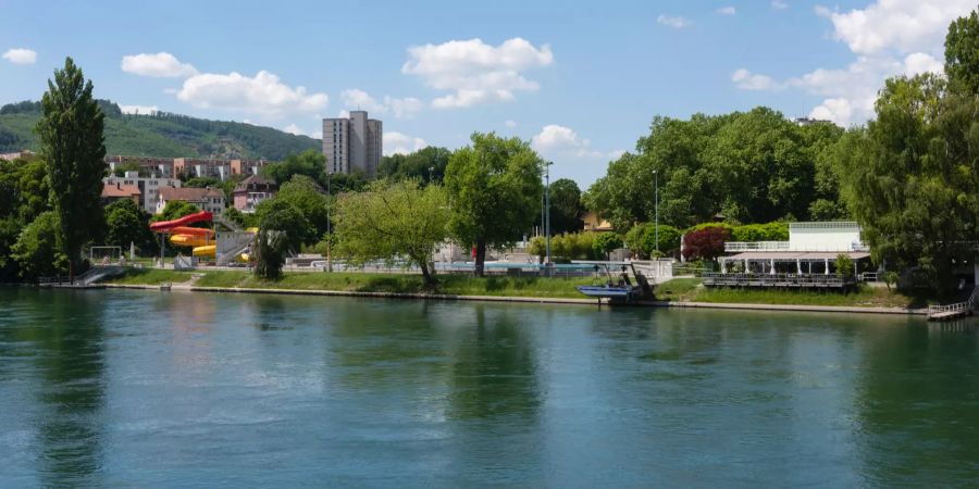 Blick auf das Aarebad in Olten.