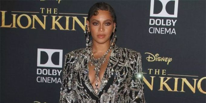 Beyoncé Beyoncé erhält bei den BET-Awards 2020 den Humanitarian-Award für ihren grossen Einsatz für Menschlichkeit und Menschenliebe. BET Awards
