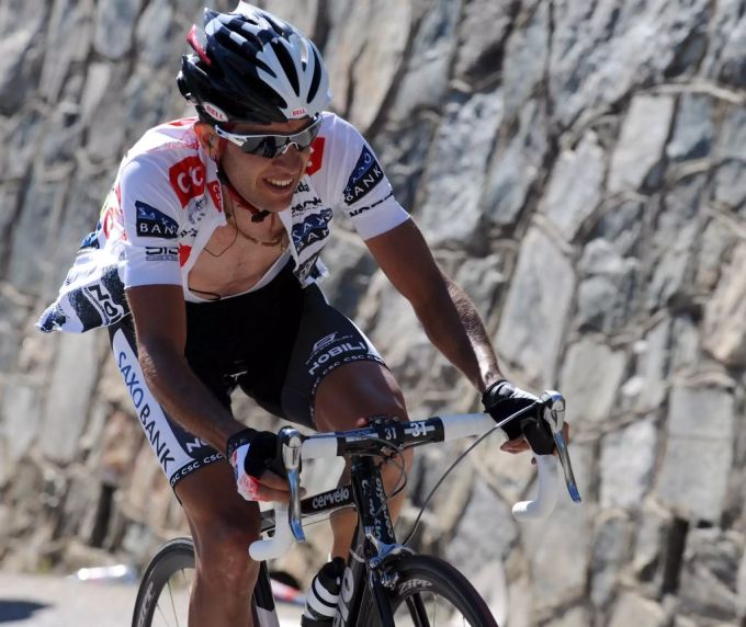 Carlos Sastre beim Aufstieg zur Alpe d'Huez 2008. Alpe d'Huez