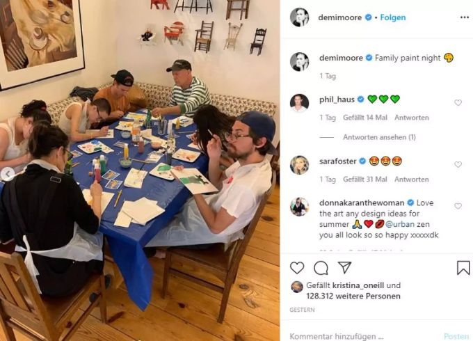 Bruce Willis trägt auf diesem Foto das gleiche Shirt, wie auf einem Familien-Foto zwei Wochen zuvor. Bruce Willis Demi Moore