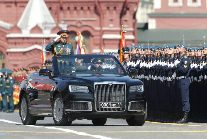 Der russische Verteidigungsminister Sergei Shoigu an der heutigen Militärparade in Russland. Russland