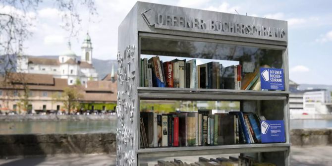 Bücherschrank Bücher spenden