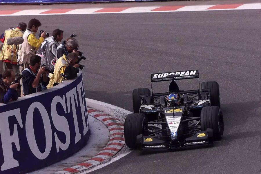 Seine ersten Formel-1-Kilometer sammelt Fernando Alonso 2001 beim Hinterbänkler-Team Minardi.