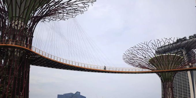 In Singapur läuft die Wirtschaft aufgrund der Coronavirus-Krise schlecht - keine Touristen, keine Umsteiger am Flughafen und rückläufige Handelstätigkeiten. (Symbolbild) In Singapur läuft die Wirtschaft aufgrund der Coronavirus-Krise schlecht - keine Touristen, keine Umsteiger am Flughafen und rückläufige Handelstätigkeiten. (Symbolbild)