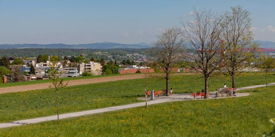 Aussicht über Dietilkon vom Tennisclub Wallisellen aus.