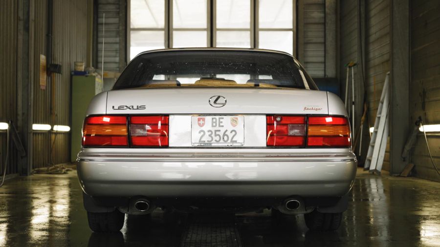 Lexus LS400