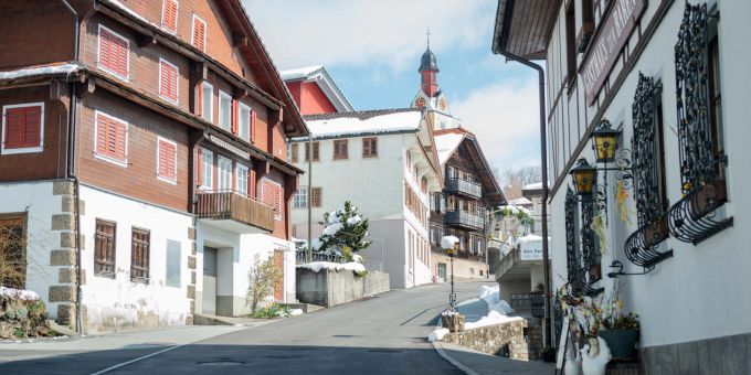 Sattel, ein Dorf im Kanton Schwyz. Sattel, ein Dorf im Kanton Schwyz.