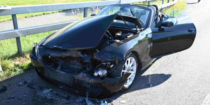 Frontalkollision mit zwei Autos nach Überholmanöver. jonschwil