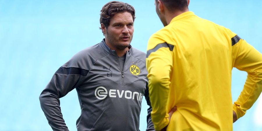 Gelassen in Manchester: BVB-Coach Edin Terzic.