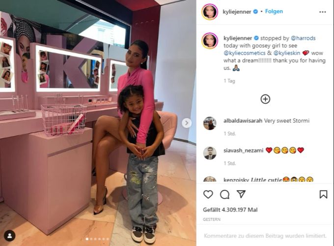 Kylie Jenner und ihre Tochter Stormi Kylie Jenner
