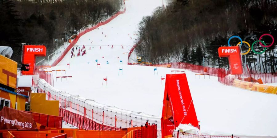 Beim Riesenslalom der Frauen spielte das Wetter ebenfalls nicht mit