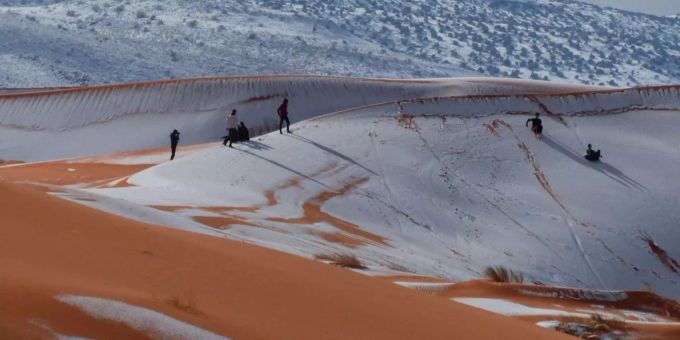 Kurze Rutschpartie in der Sahara. Kurze Rutschpartie in der Sahara.