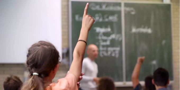 Schülerinnen und Schüler verbreiten das Coronavirus. (Symbolbild) coronavirus