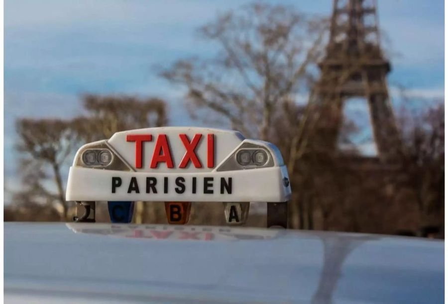 Beim nächsten Paris-Besuch wird der Schauspieler zweimal schauen, ob er genug Geld fürs Taxi dabei hat.