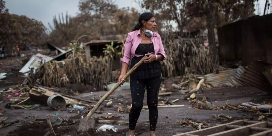 Nach Vulkanunglück: Die Bevölkerung von Guatemala sucht noch immer noch über 300 vermissten Personen.