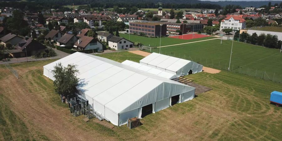 Die beiden grossen Festzelte, welche extra für das Kreisturnfest aufgebaut wurden.