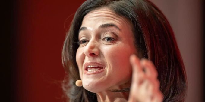 Sheryl Sandberg, Geschäftsführerin von Facebook, spricht bei der Innovationskonferenz Digital-Life-Design (DLD) in München. Sie hat bei ihrem Auftritt versichert, dass sich das Online-Netzwerk nach dem jüngsten Datenskandal und der Krise um Polit-Propaganda aus Russland geändert habe. Innovationskonferenz DLD