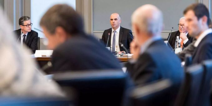Runder Tisch - Viele Meinungen zu neuer Rentenreform