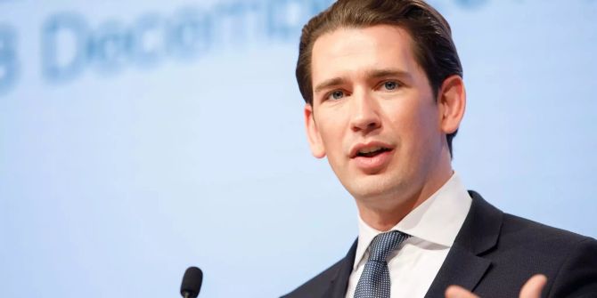 Sebastian Kurz hält eine Rede.