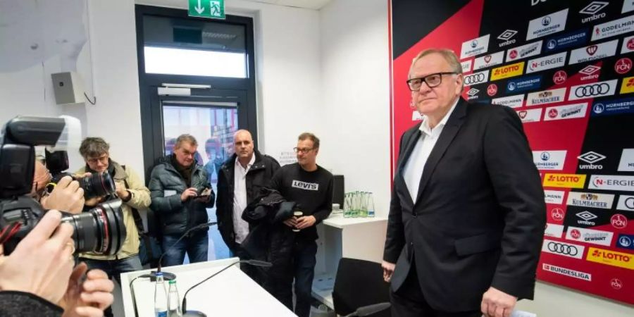 Thomas Grethlein, Aufsichtsratsvorsitzender des 1. FC Nürnberg, informiert über den aktuellen Stand nach der Entlassung des Sportvorstands und des Trainers. Foto: Daniel Karmann