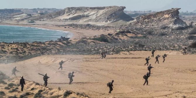 Iranische Bodentruppen auf der Insel Qeshm.