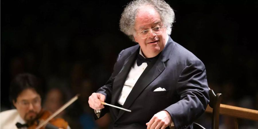 Star-Dirigent James Levine weist die Vorwürfe wegen sexuellen Missbrauchs von sich.