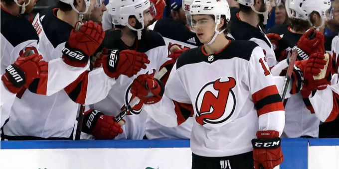 Überflieger - Nico Hischier ist NHL-Spieler der Woche