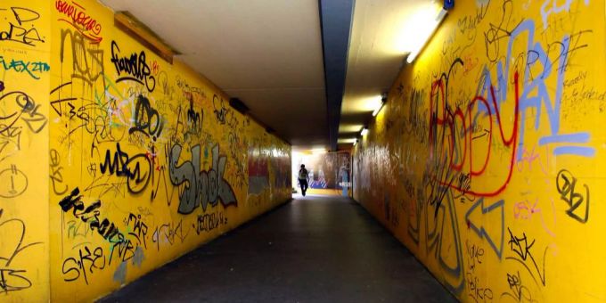 Eine versprayte Unterführung. (Symbolbild) Eine versprayte Unterführung. (Symbolbild)