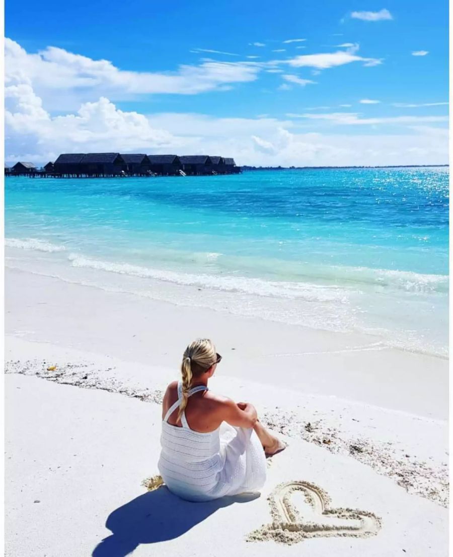 Frida Hansdotter zeigt ihre paradiesische Aussicht auf den Malediven.