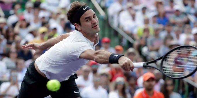 Federer bekundet Mühe und muss die Segel streichen. Federer bekundet Mühe und muss die Segel streichen.