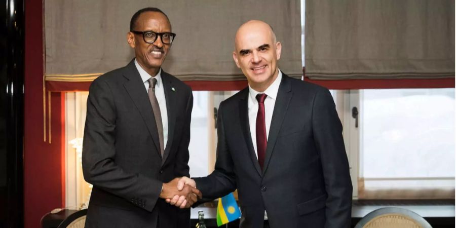 Ruandas Präsident Paul Kagame bei einem Treffen mit Bundespräsident Alain Berset am WEF 2014.