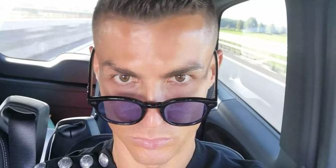 Cristiano Ronaldo macht ein Selfie