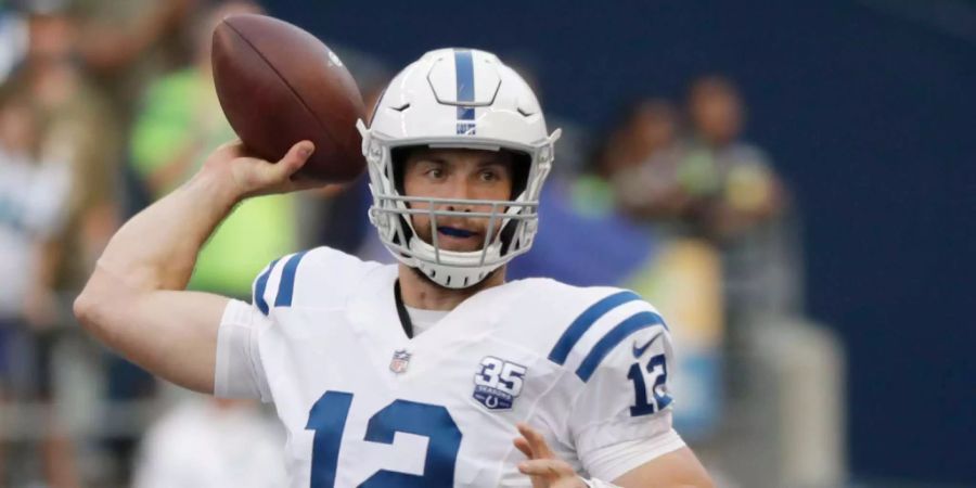 Andrew Luck wirft beim Vorbereitungsspiel gegen Seattle das Ei.