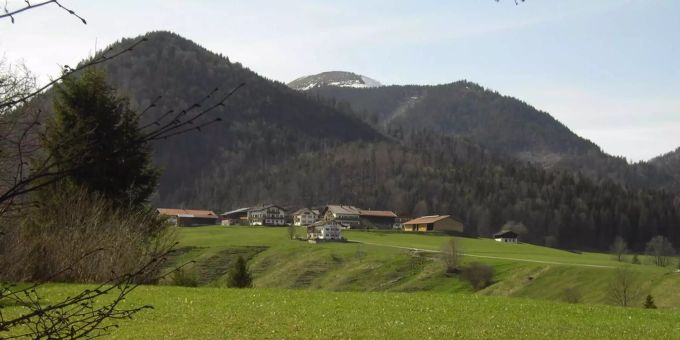 In Bayerns Gebirge - Kanadischer Polizist findet toten Landsmann
